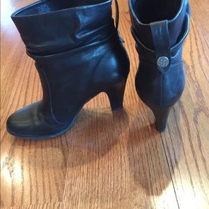 Leather black bcbg size 7.5 booties